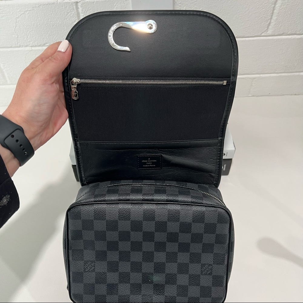 Louis Vuitton Case - Picture 3 of 15